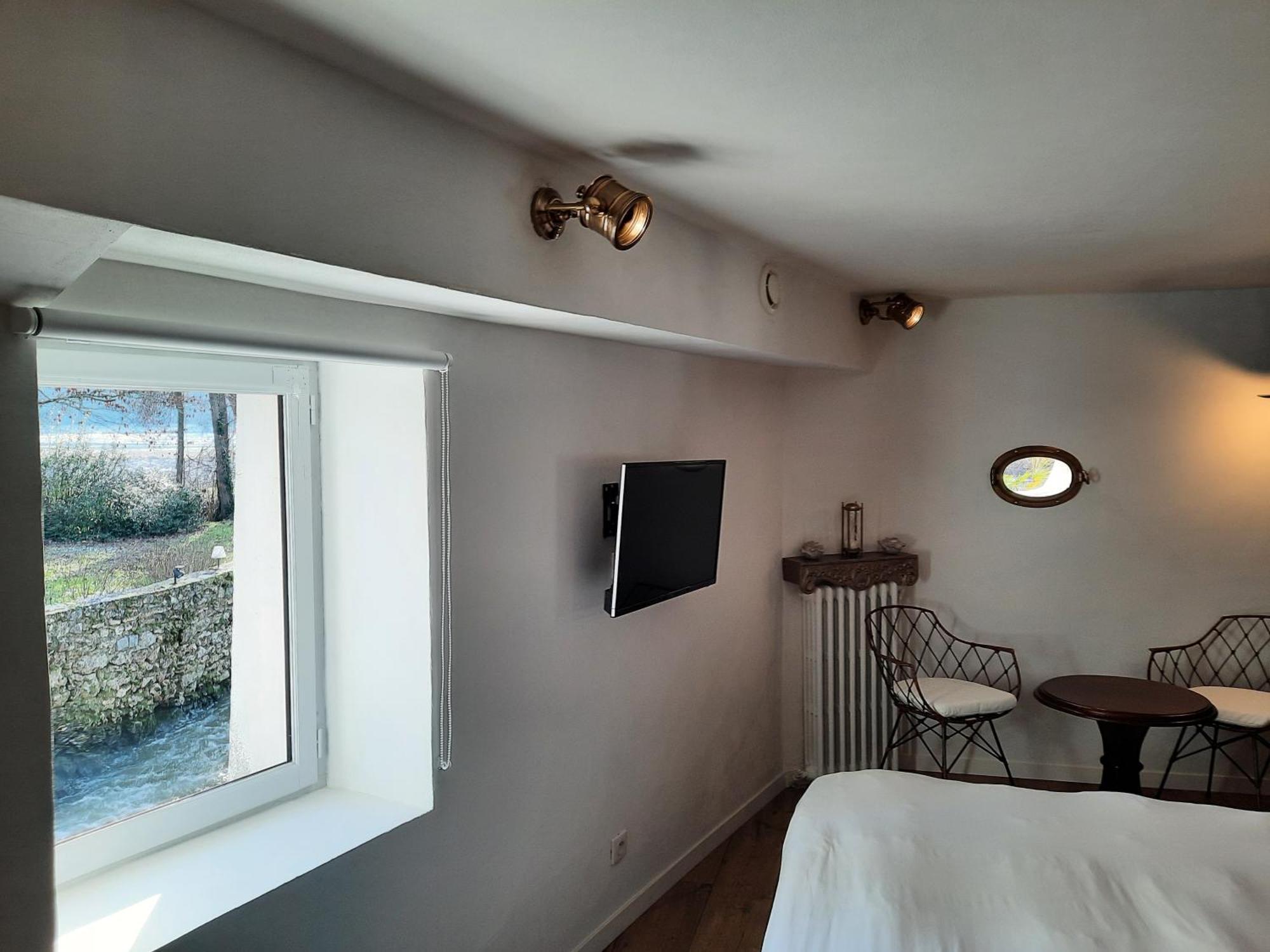 Charme Au Fil De L'Eau Hotell Vendieres Exteriör bild