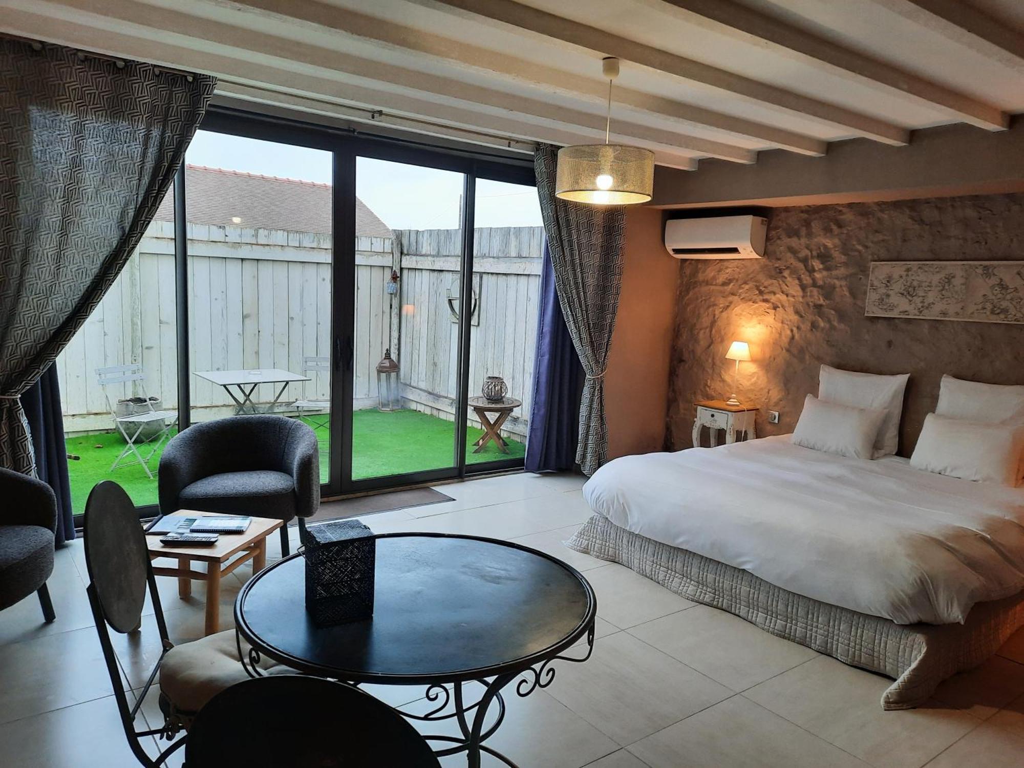 Charme Au Fil De L'Eau Hotell Vendieres Exteriör bild