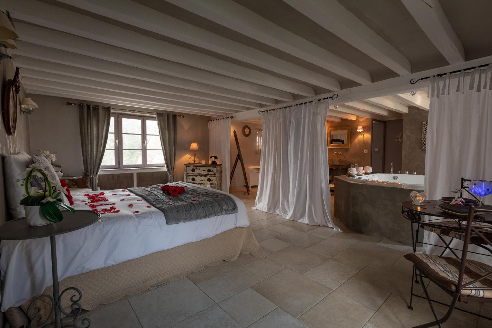 Charme Au Fil De L'Eau Hotell Vendieres Exteriör bild